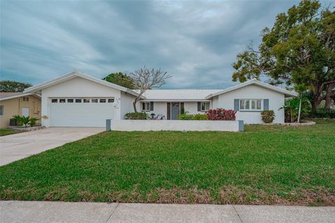 Photo of 14001 Yacht Club Boulevard, Seminole, FL 33776 (MLS # TB8464265)