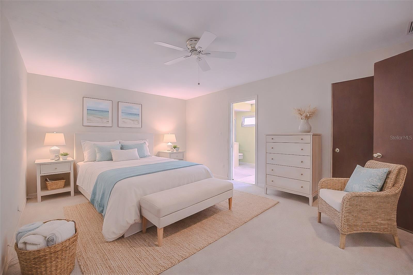 YACHT CLUB ESTATES - Residential