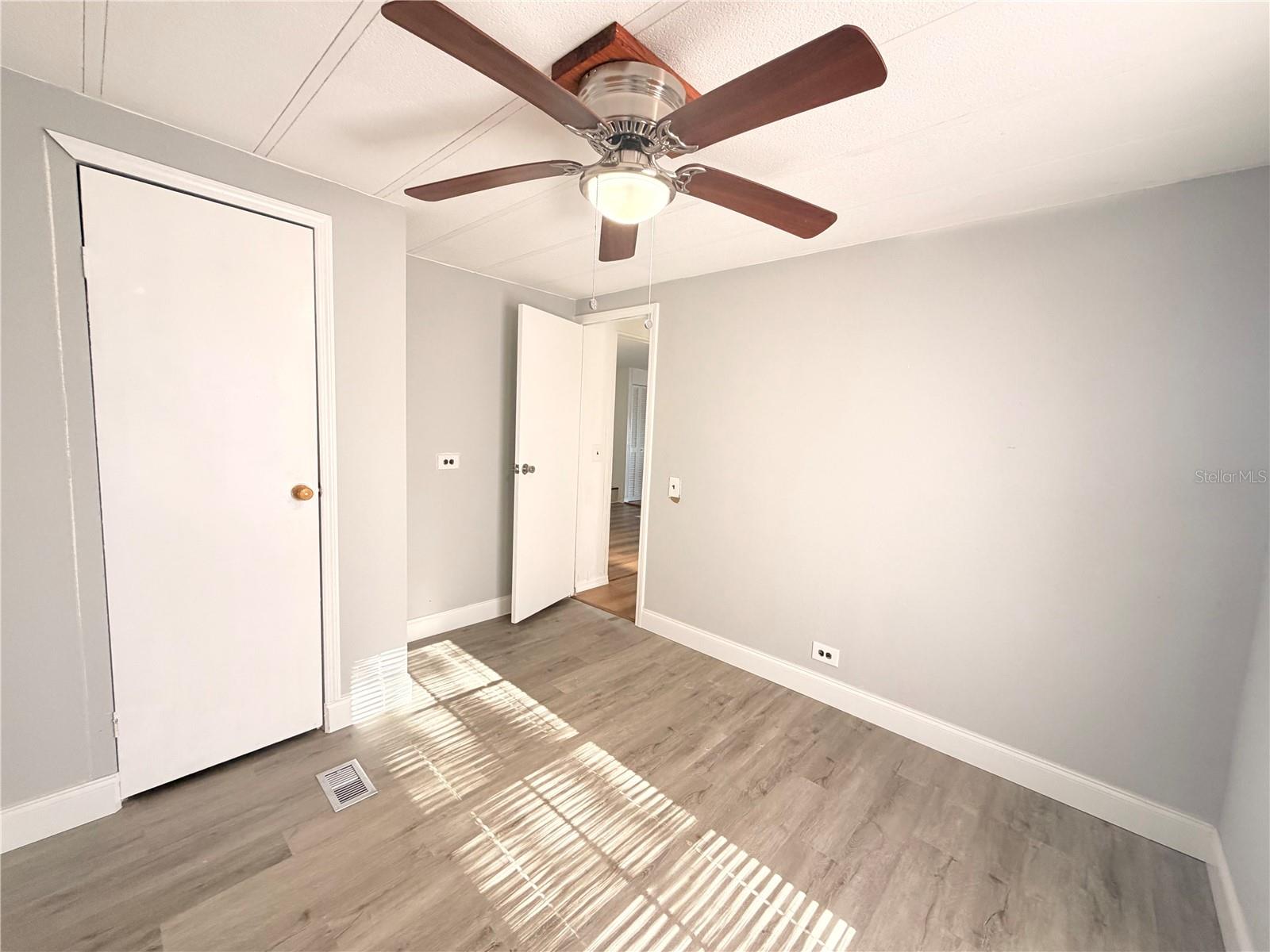 HILL N DALE THE VILLAGE - Residential