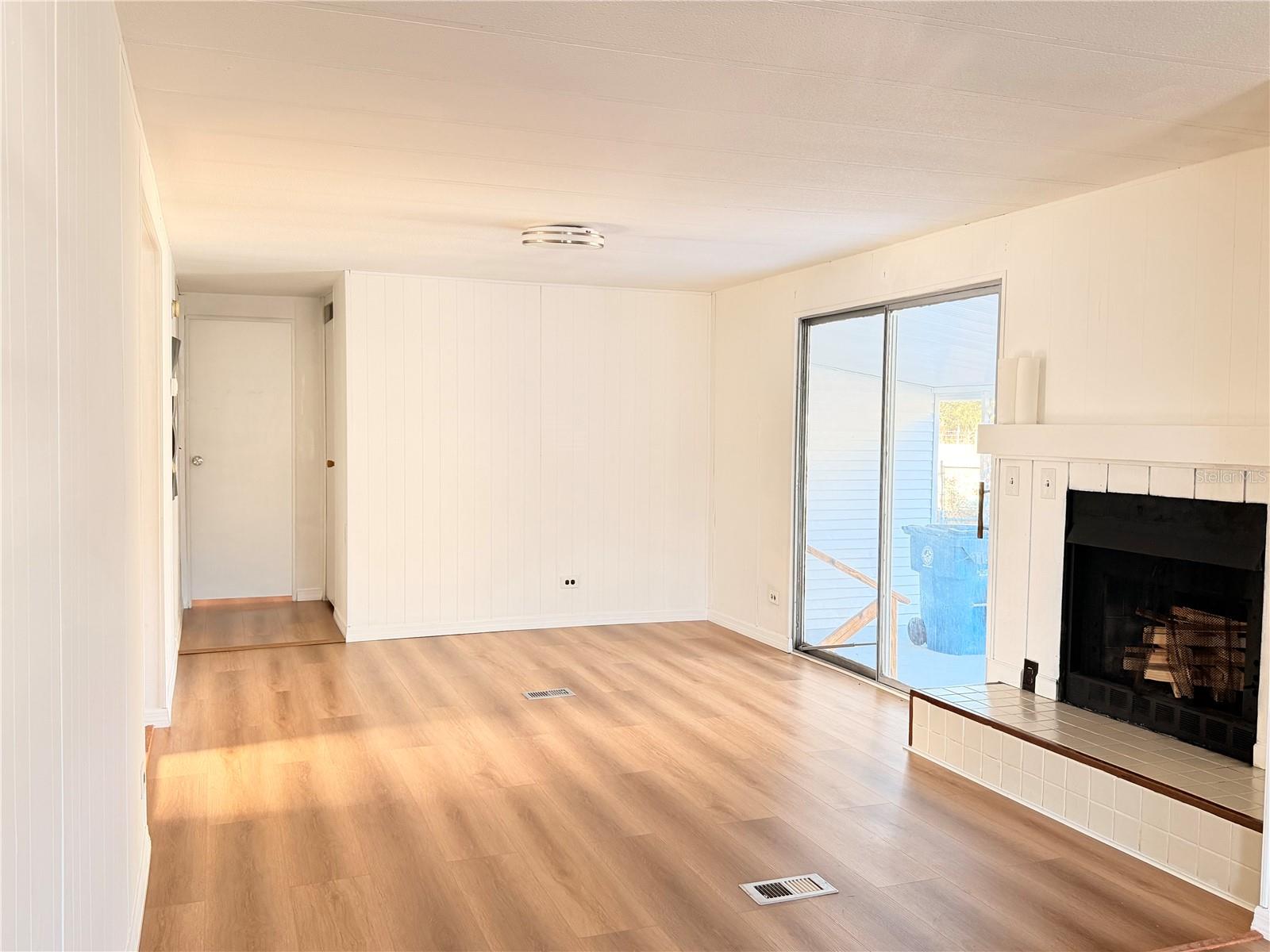 HILL N DALE THE VILLAGE - Residential