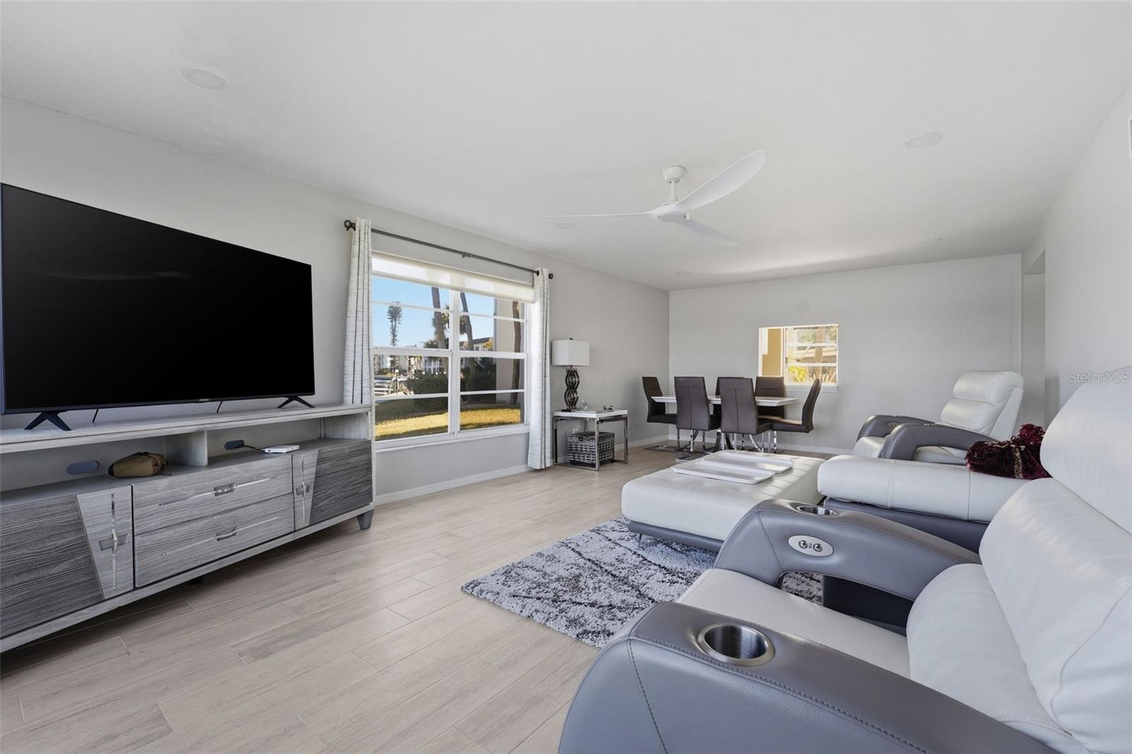 LONGBOAT HARBOUR - Residential