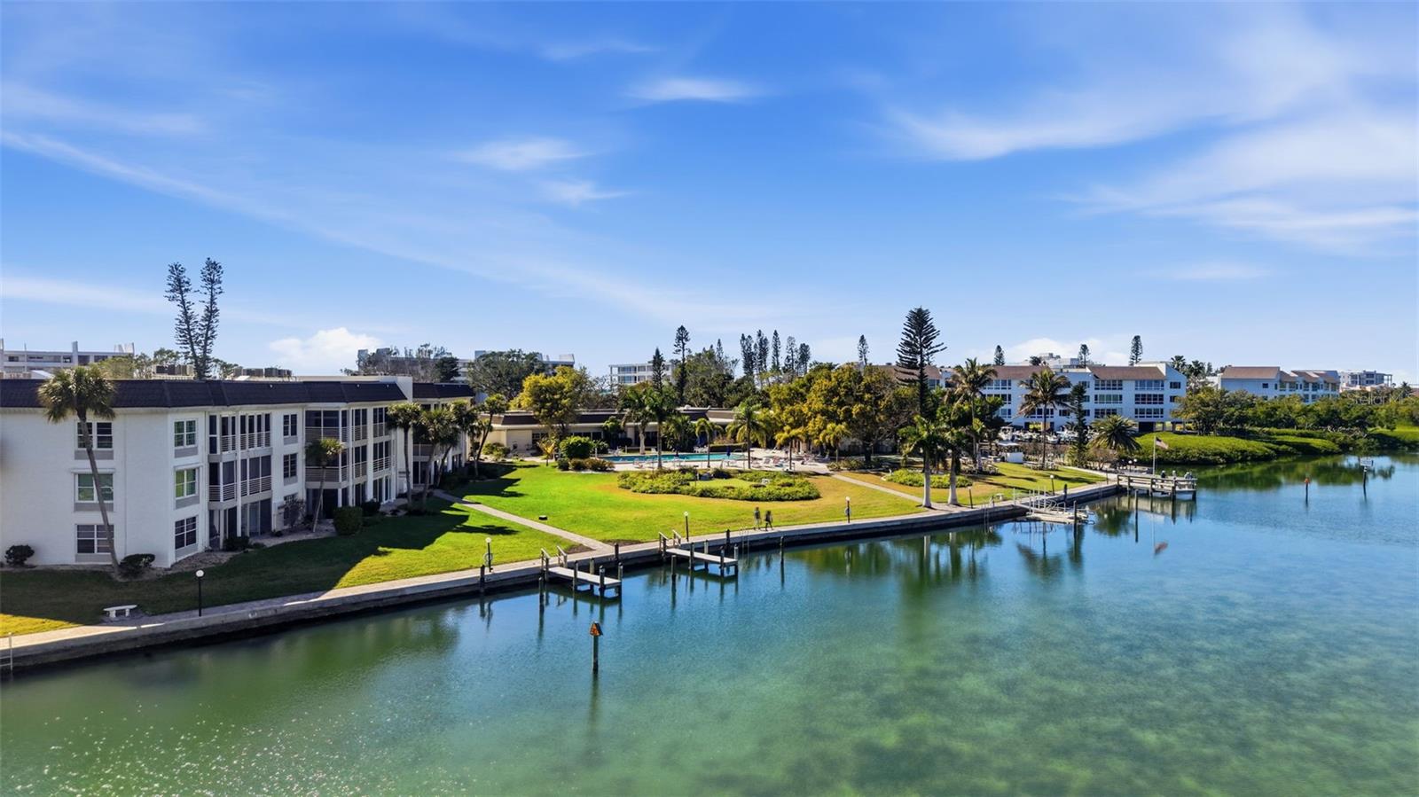 LONGBOAT HARBOUR - Residential