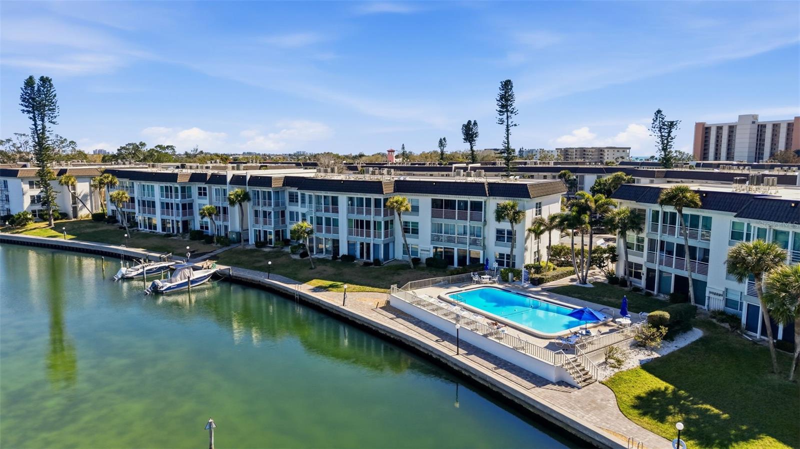 LONGBOAT HARBOUR - Residential