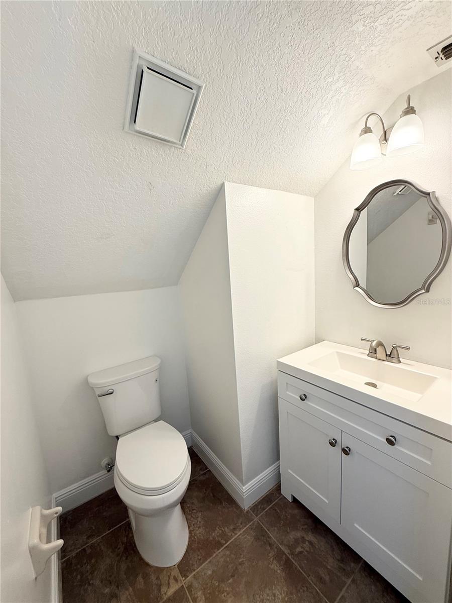 RIVERSIDE AT TWIN RIVERS UN 3C - Residential Lease