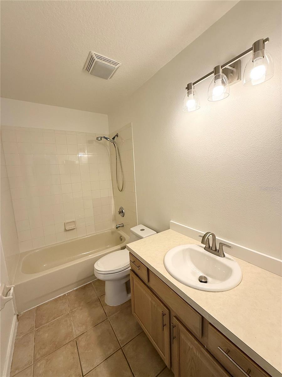 RIVERSIDE AT TWIN RIVERS UN 3C - Residential Lease