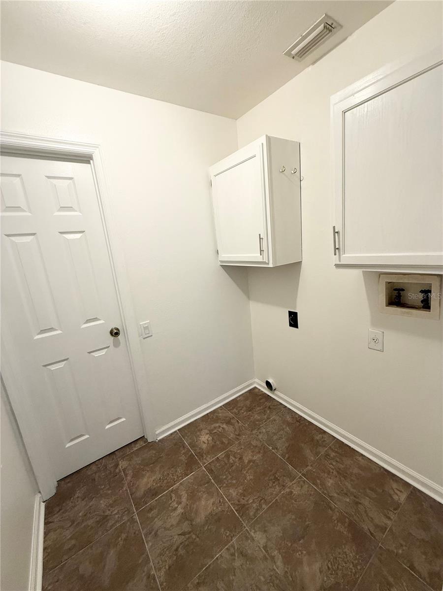 RIVERSIDE AT TWIN RIVERS UN 3C - Residential Lease