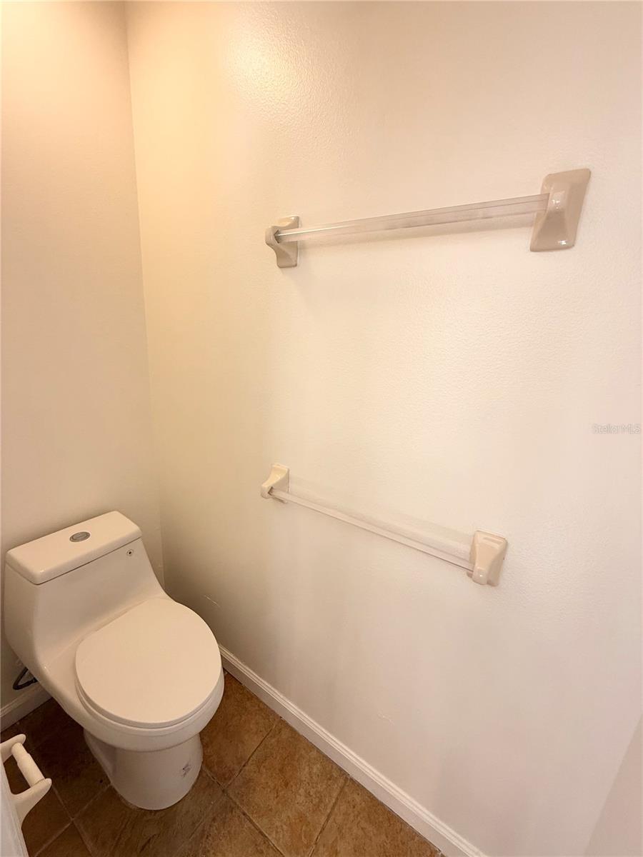 RIVERSIDE AT TWIN RIVERS UN 3C - Residential Lease