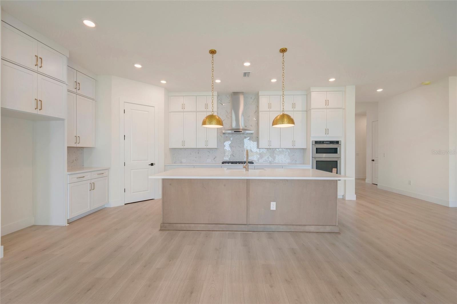 PALMERA AT WELLEN PARK - Residential