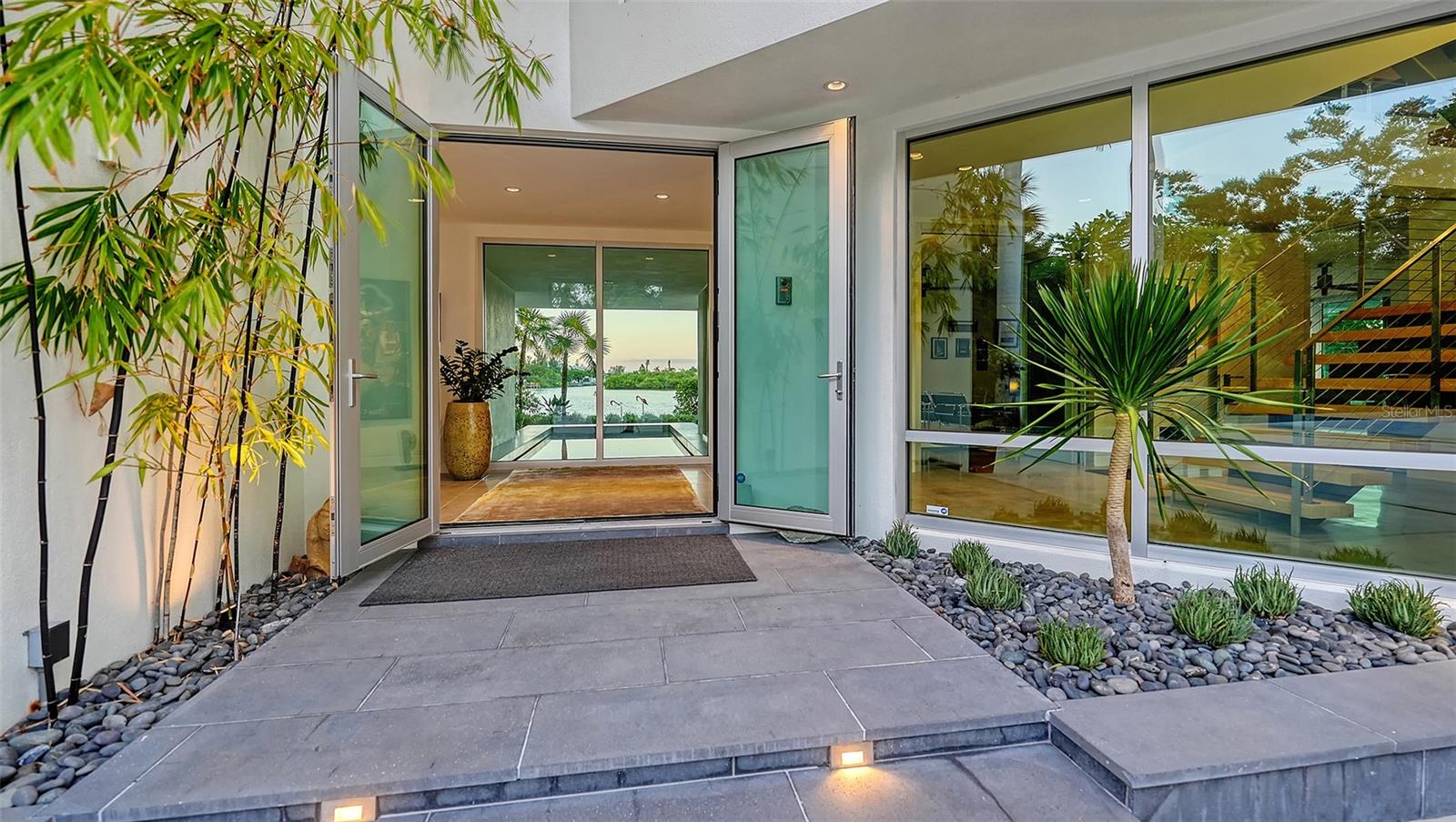 COCOANUT BAYOU - Residential