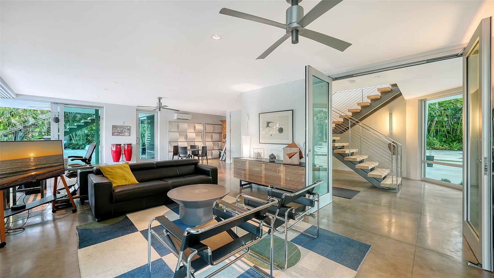 COCOANUT BAYOU - Residential