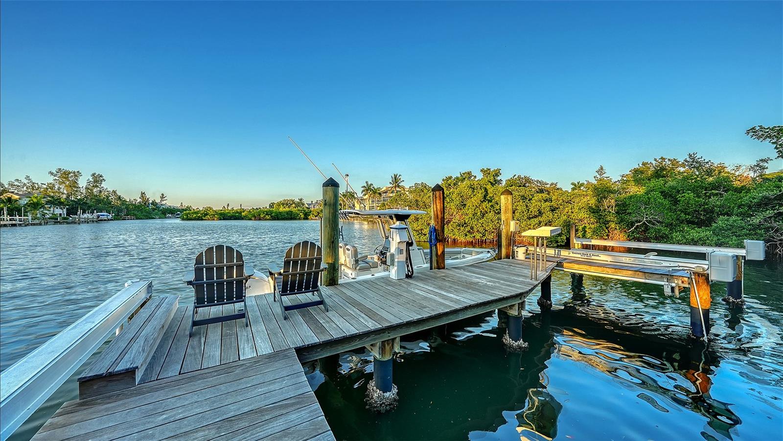 COCOANUT BAYOU - Residential