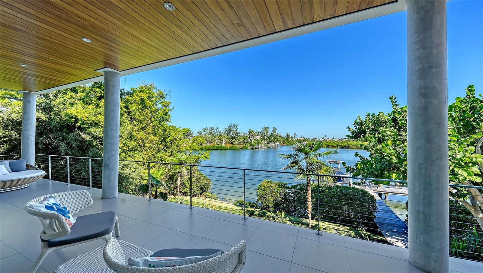 COCOANUT BAYOU - Residential