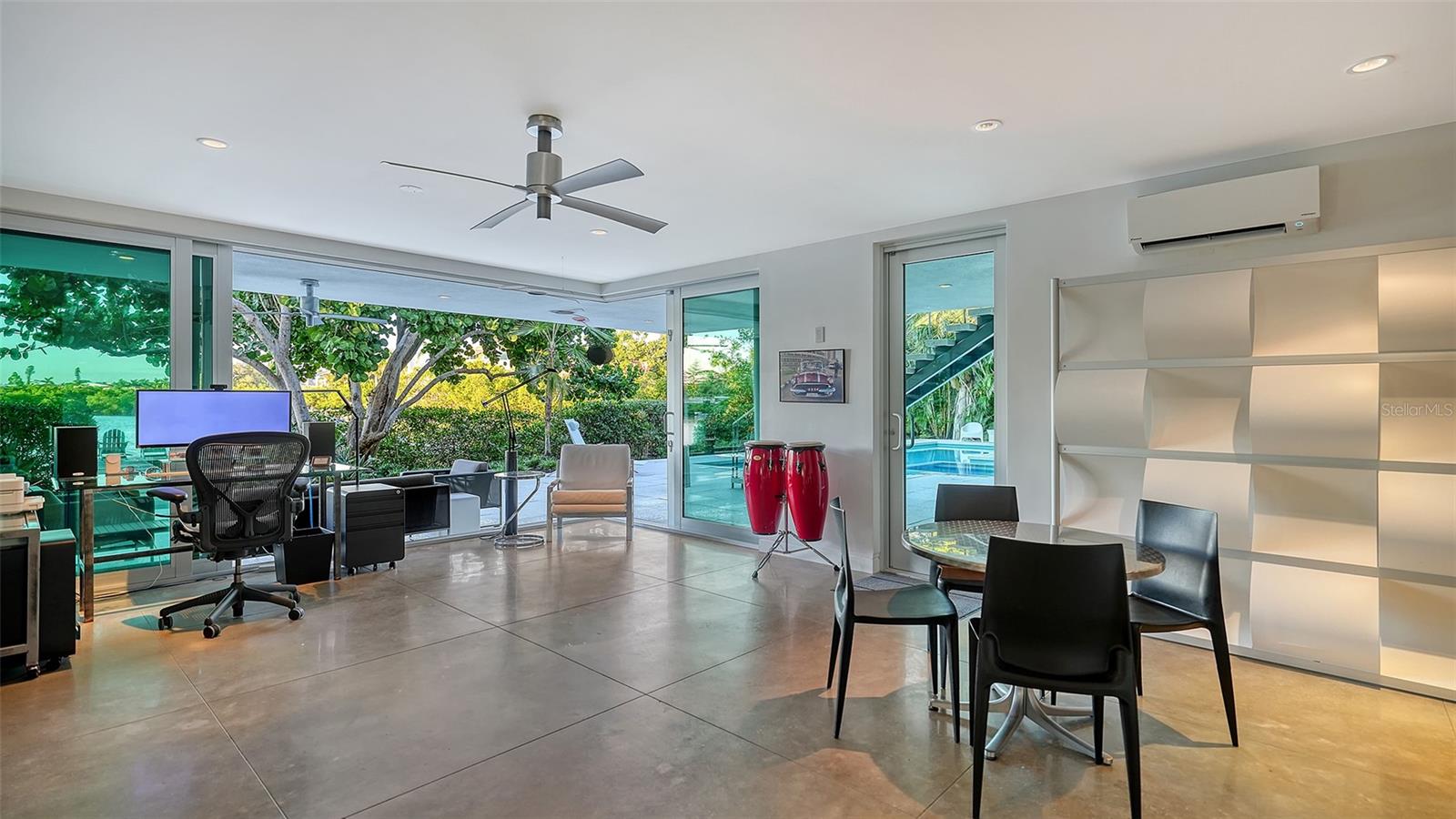 COCOANUT BAYOU - Residential