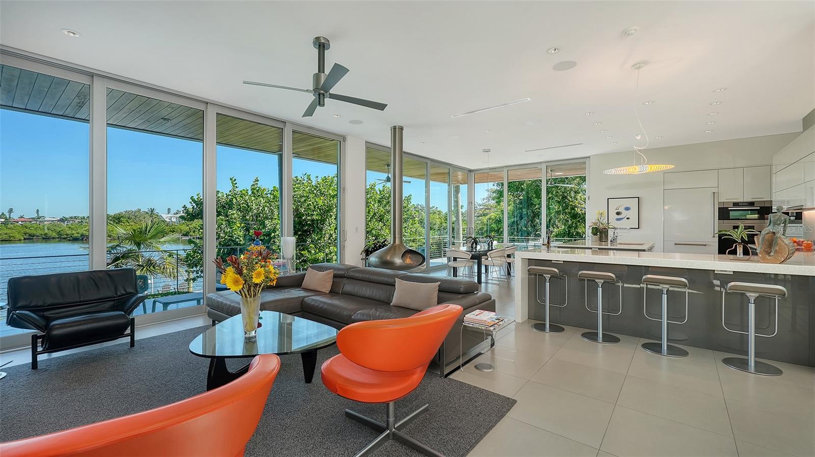 COCOANUT BAYOU - Residential