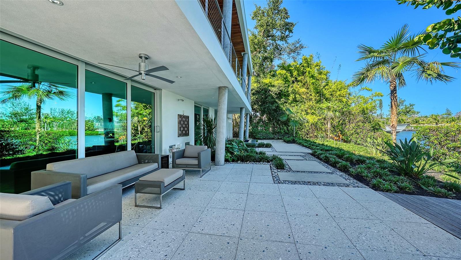 COCOANUT BAYOU - Residential
