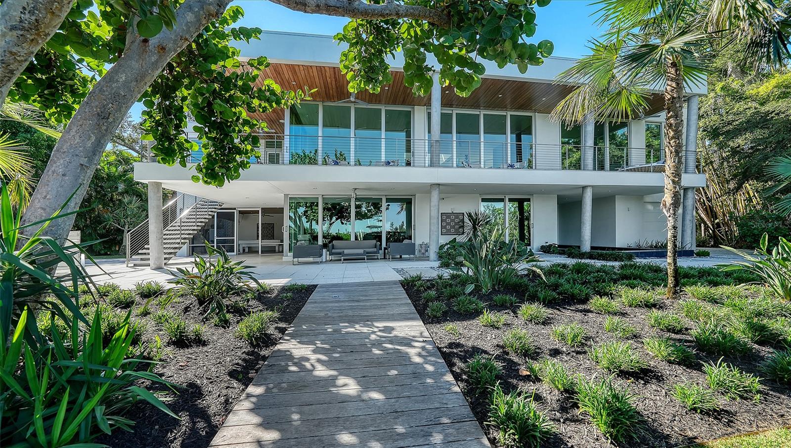COCOANUT BAYOU - Residential