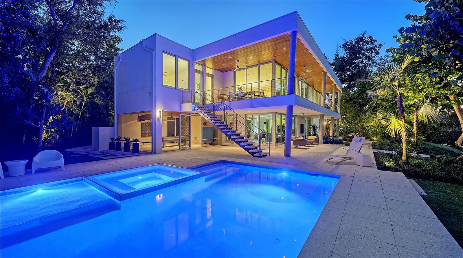 COCOANUT BAYOU - Residential