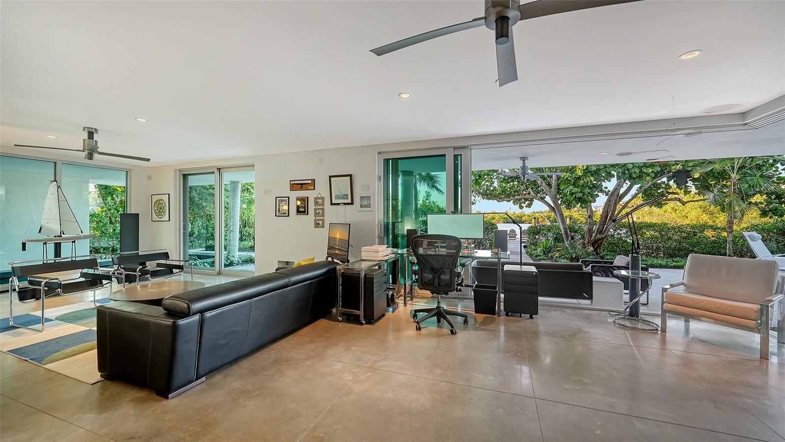COCOANUT BAYOU - Residential