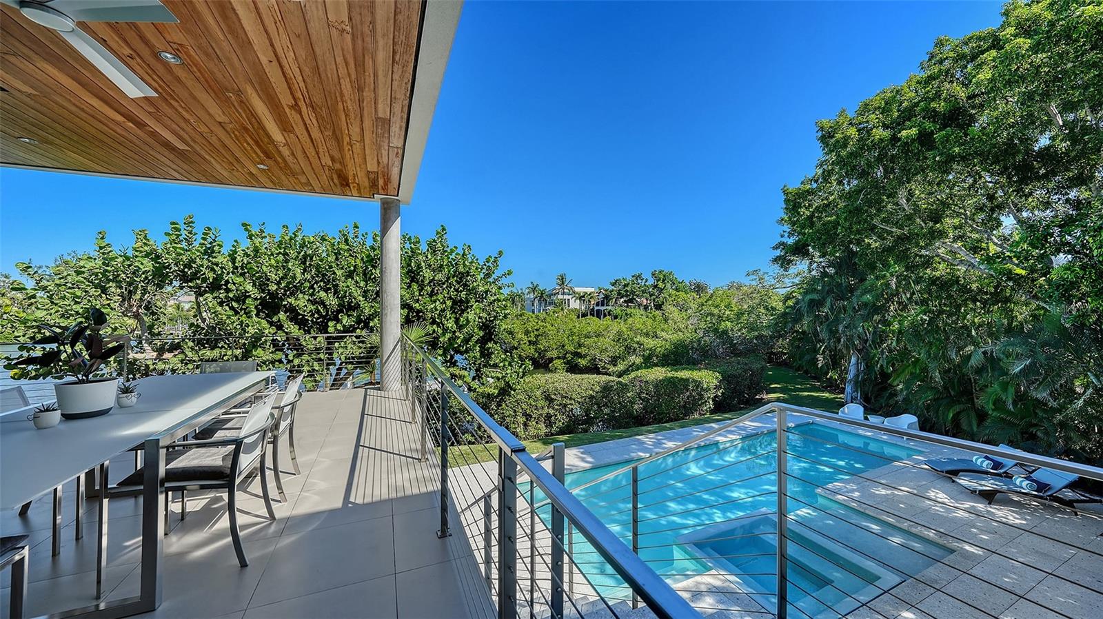 COCOANUT BAYOU - Residential