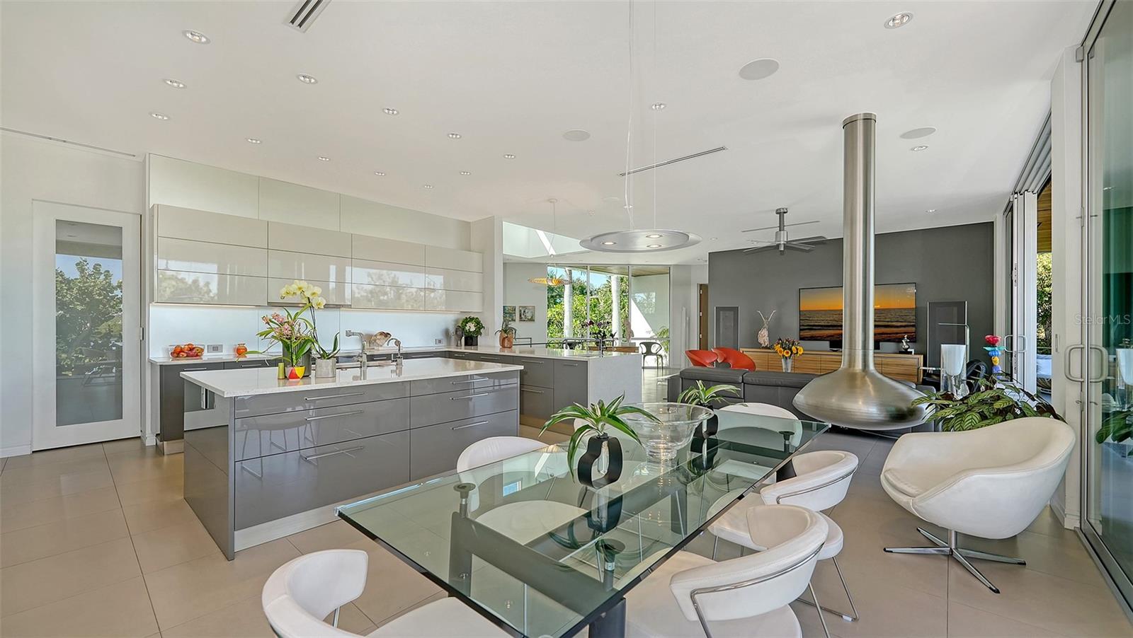COCOANUT BAYOU - Residential