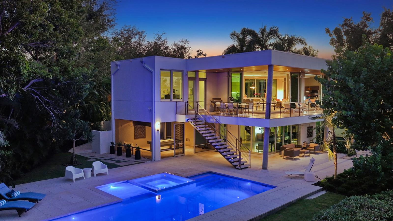 COCOANUT BAYOU - Residential