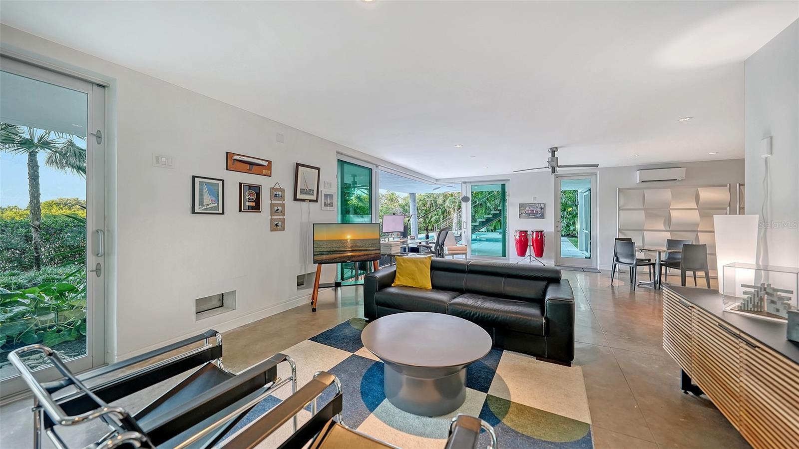 COCOANUT BAYOU - Residential