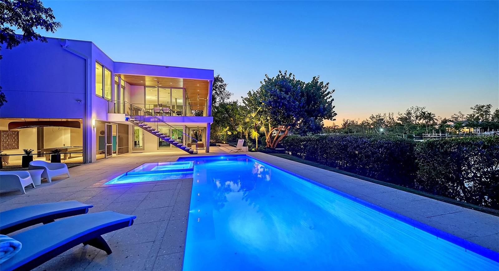 COCOANUT BAYOU - Residential