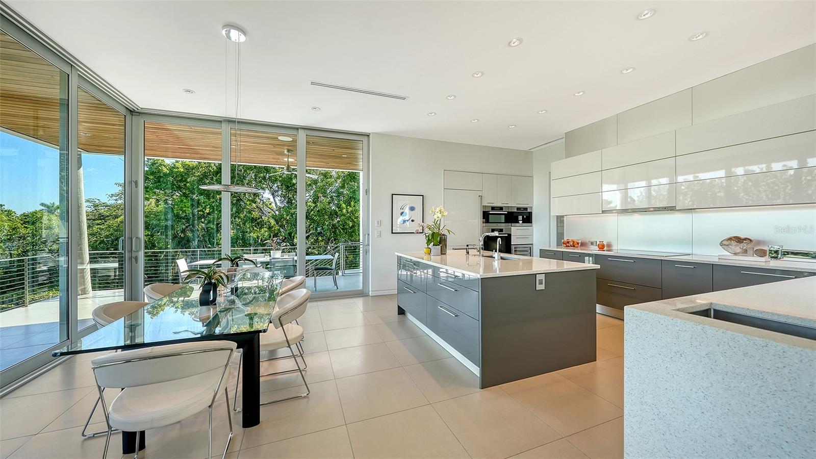 COCOANUT BAYOU - Residential