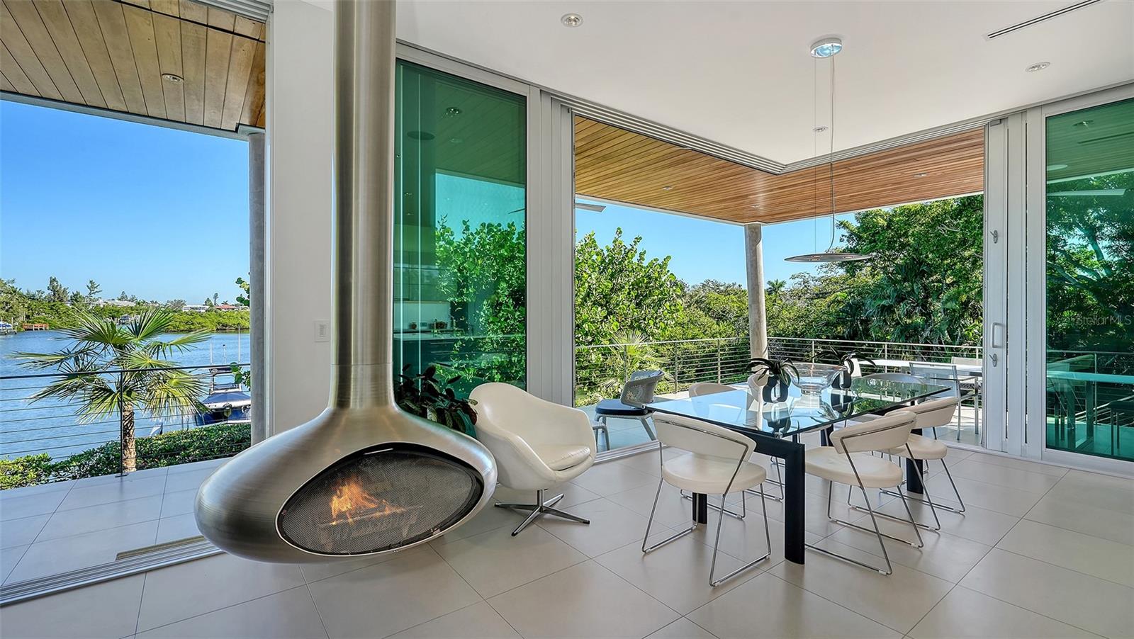 COCOANUT BAYOU - Residential