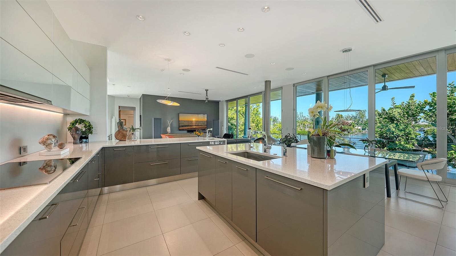 COCOANUT BAYOU - Residential