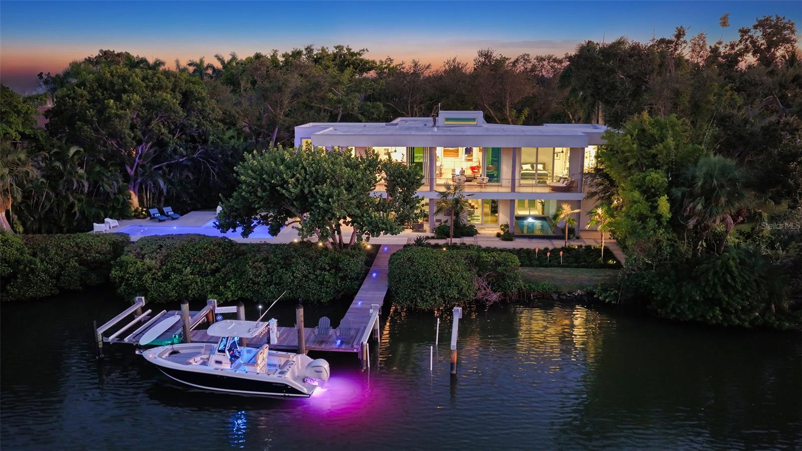 COCOANUT BAYOU - Residential