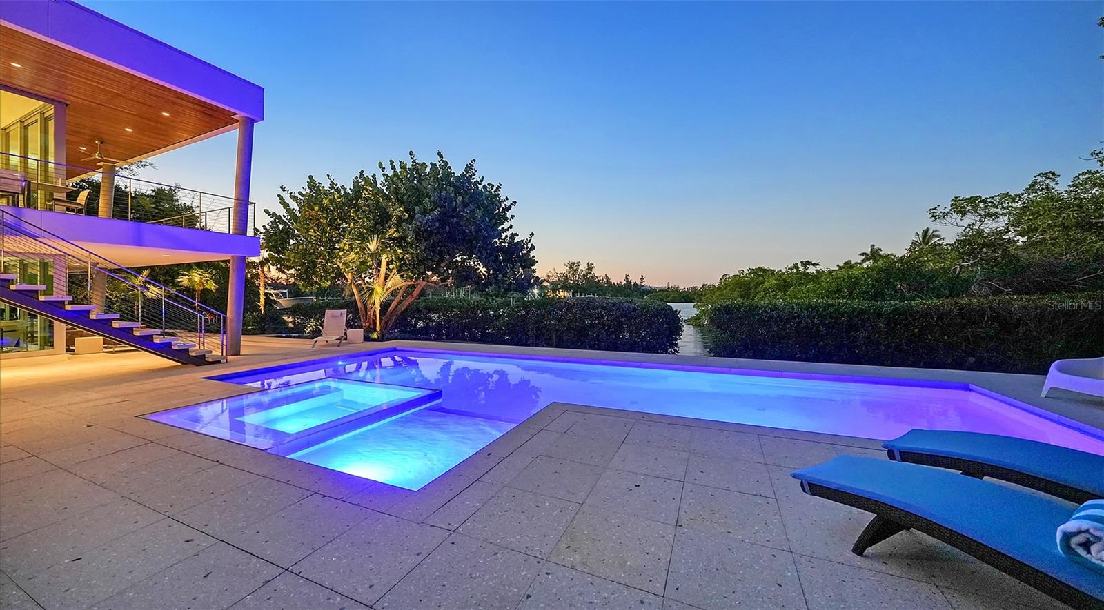 COCOANUT BAYOU - Residential