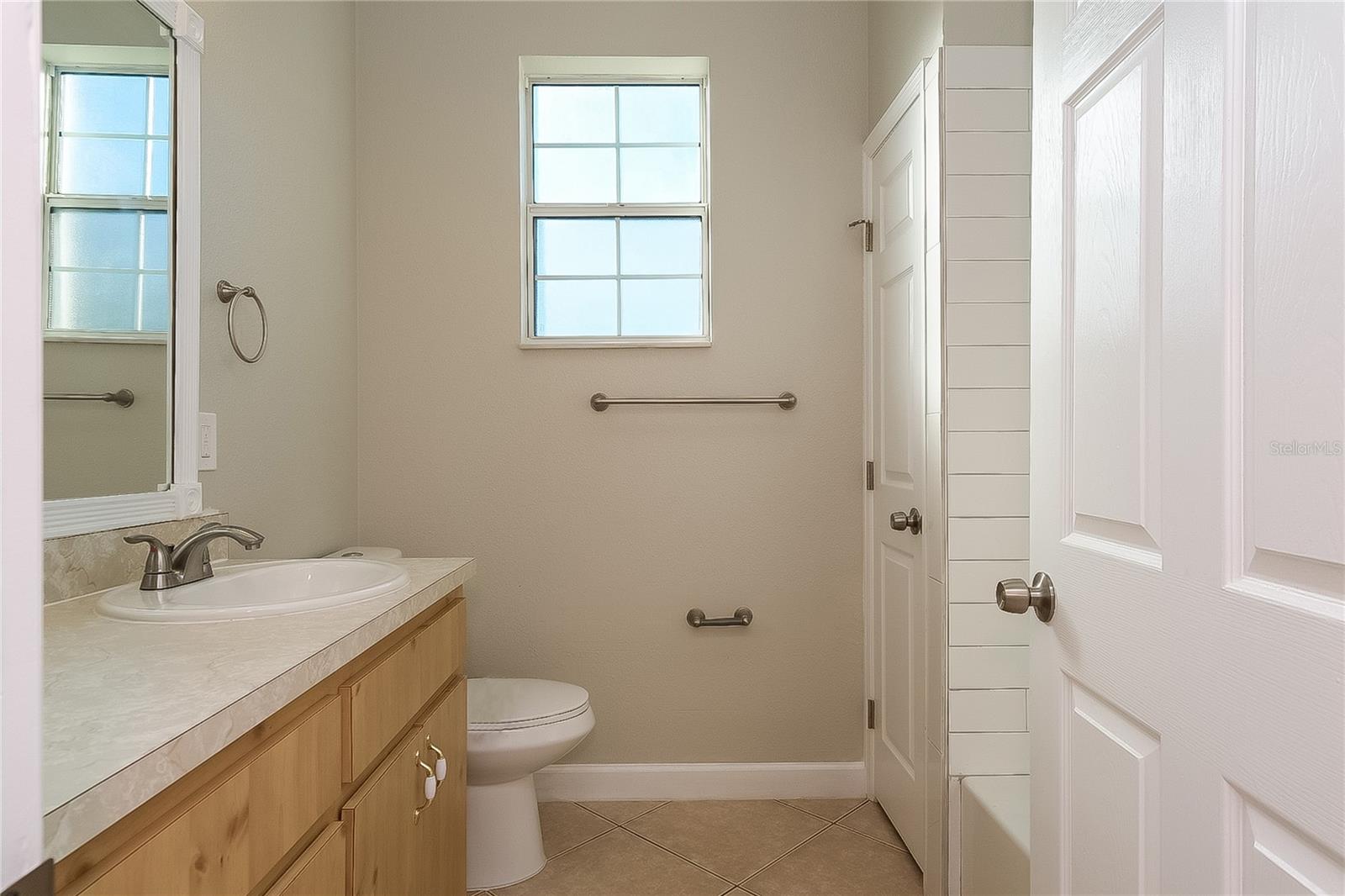 SEMINOLE LAKE ESTATES - Residential Lease