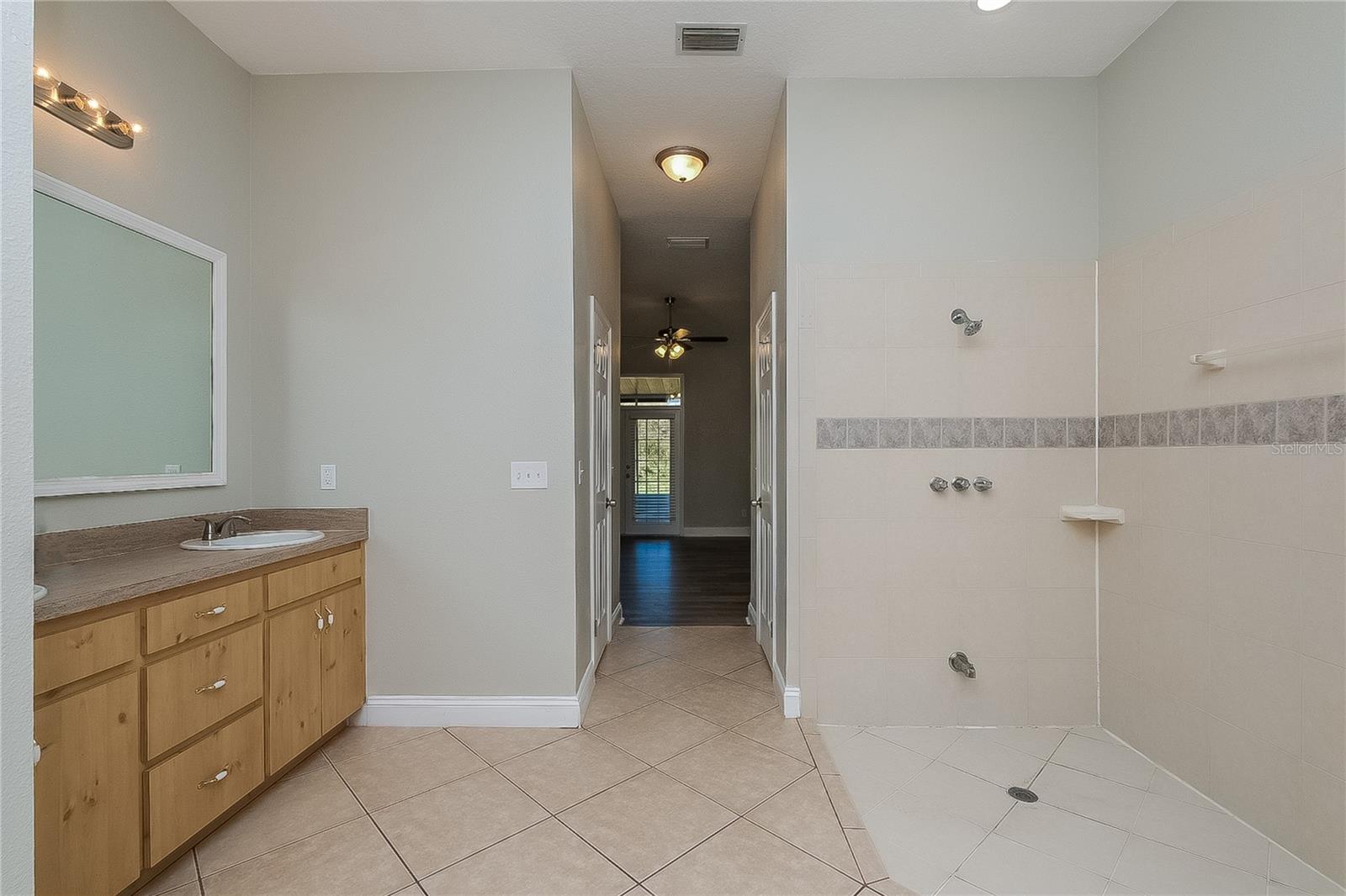 SEMINOLE LAKE ESTATES - Residential Lease