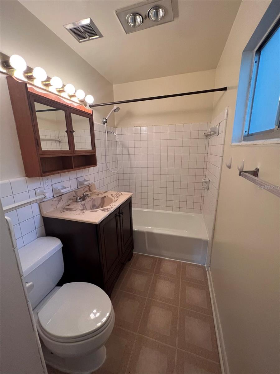 LIBBY HEIGHTS - Residential Lease