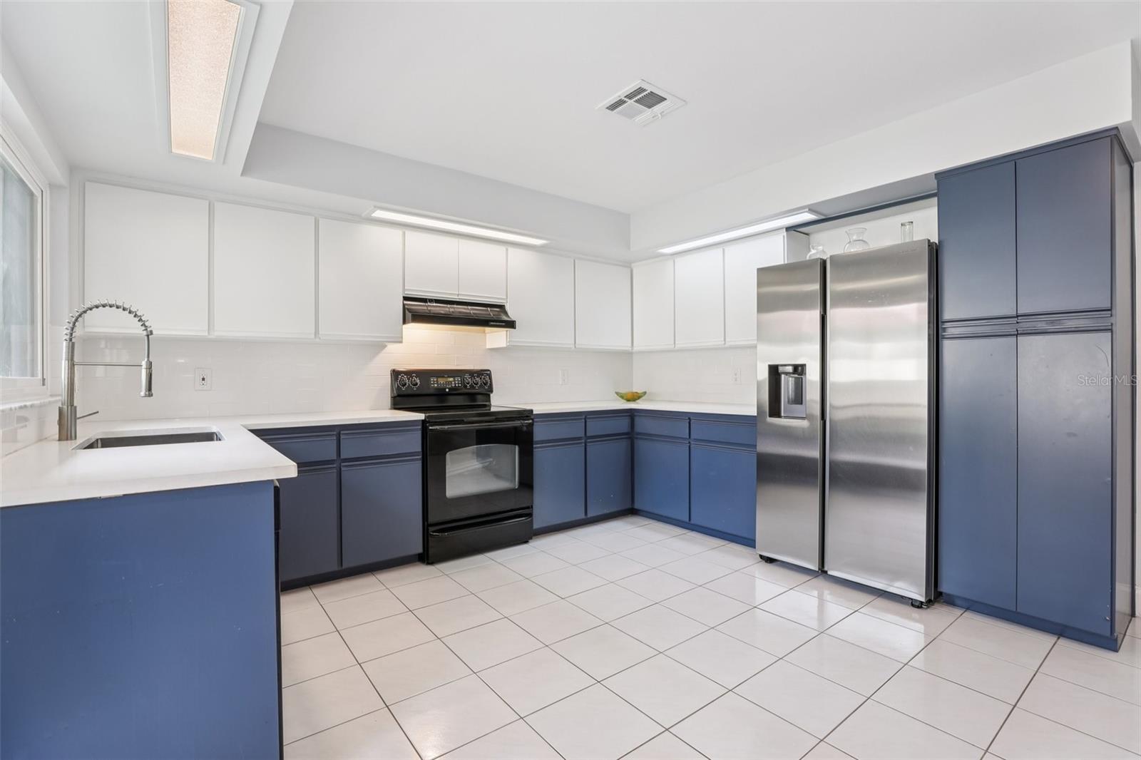 GRANADA VILLAS PH 03 - Residential