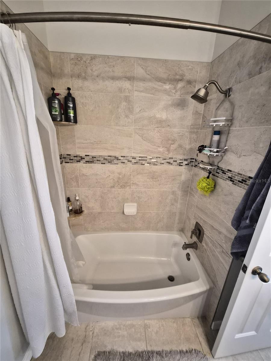 GREEN VALLEY ESTATES UNIT TWO - Residential Lease