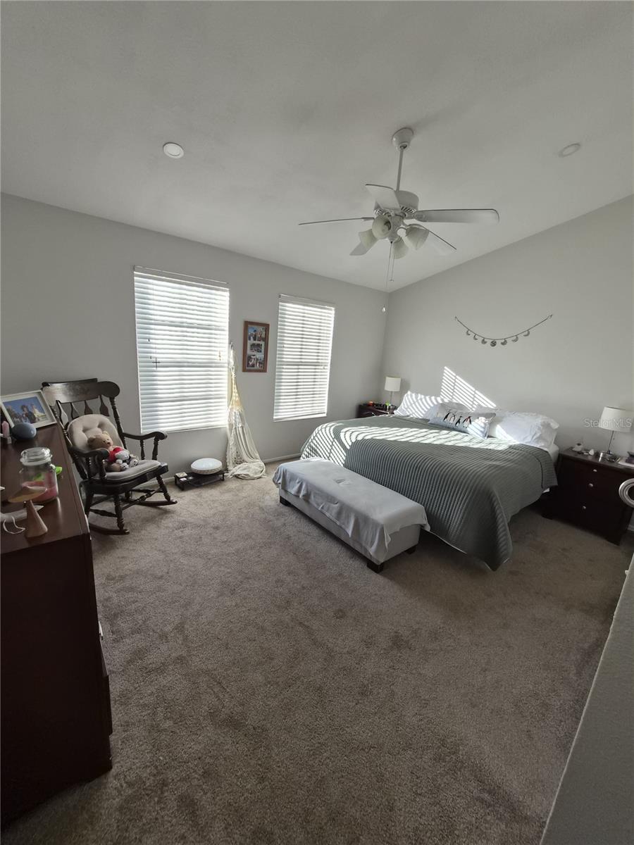 GREEN VALLEY ESTATES UNIT TWO - Residential Lease