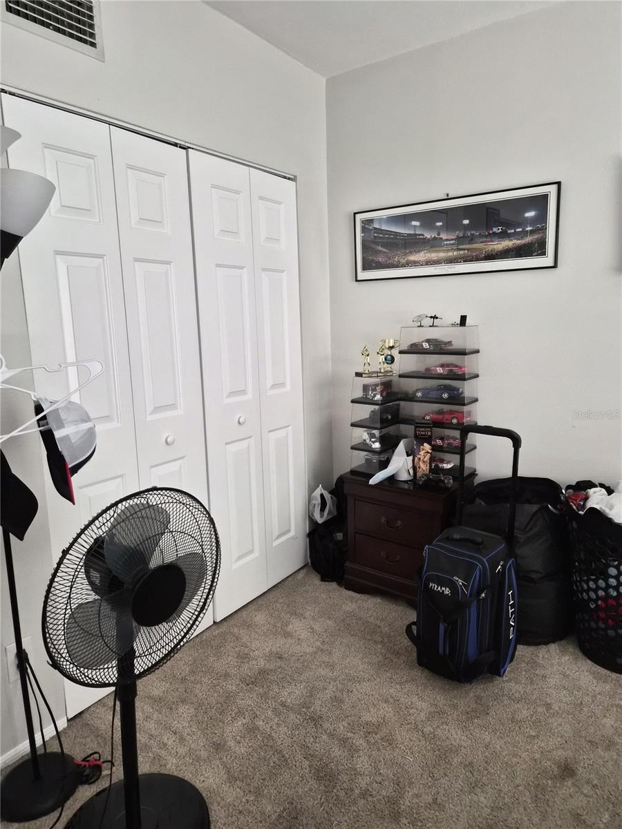 GREEN VALLEY ESTATES UNIT TWO - Residential Lease