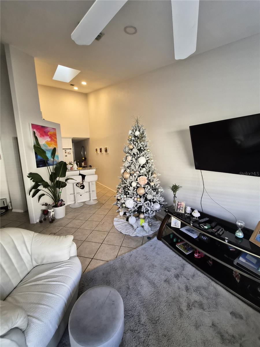 GREEN VALLEY ESTATES UNIT TWO - Residential Lease