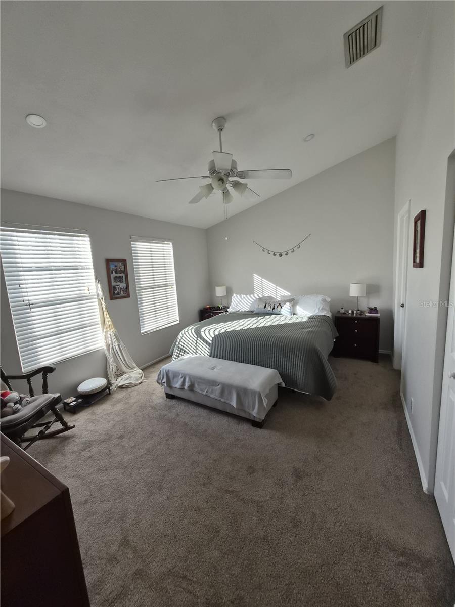 GREEN VALLEY ESTATES UNIT TWO - Residential Lease