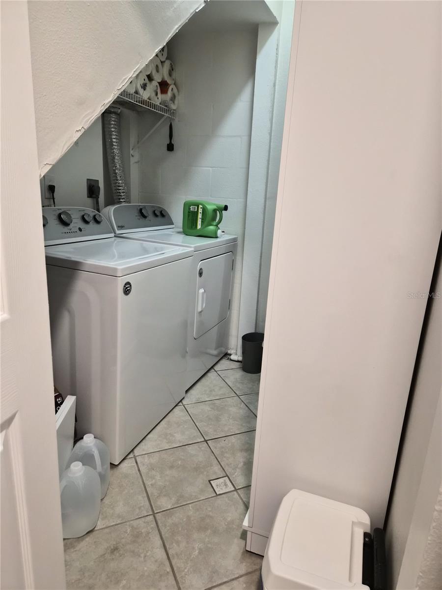 GREEN VALLEY ESTATES UNIT TWO - Residential Lease