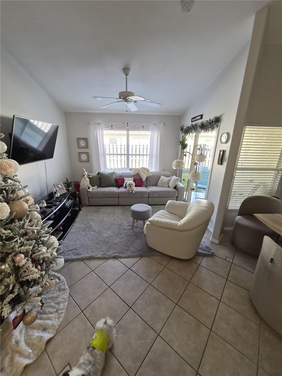 GREEN VALLEY ESTATES UNIT TWO - Residential Lease