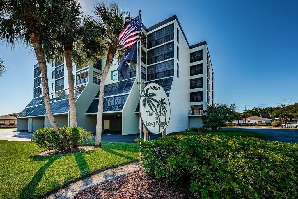 Photo of 9860 62nd Terrace N #1025, St Petersburg, FL 33708 (MLS # TB8491615)