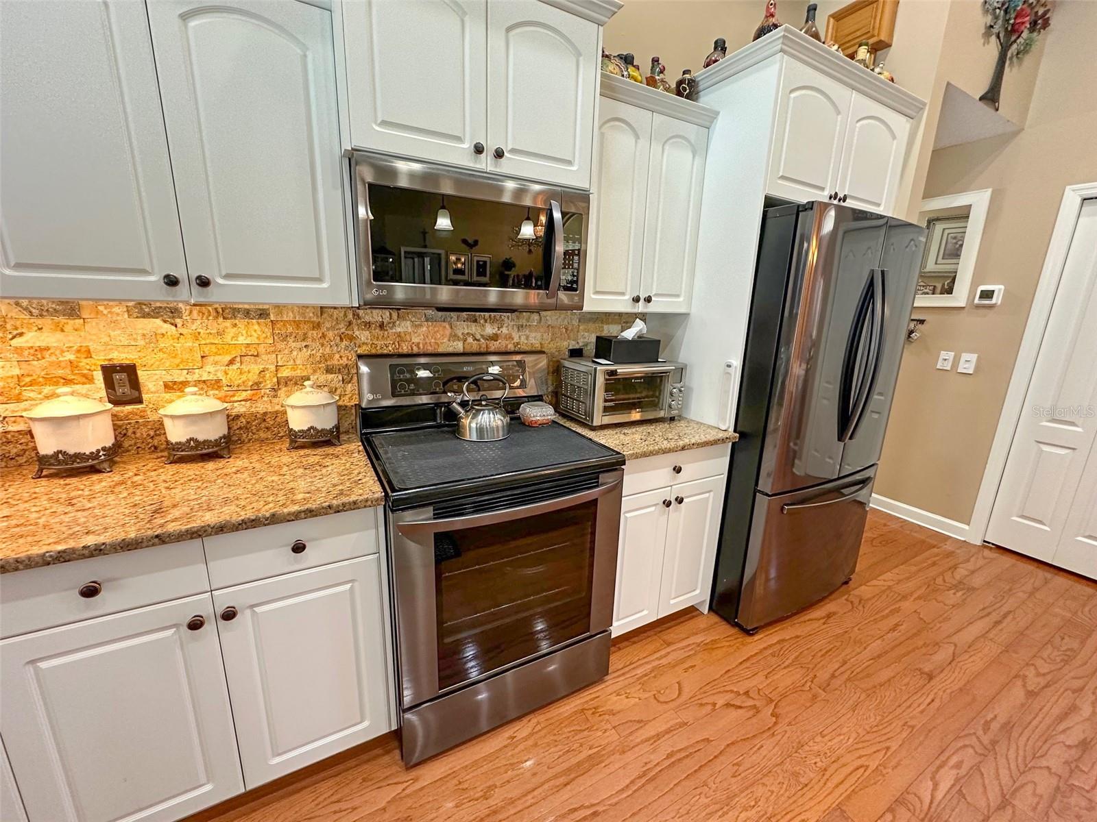 AUTUMN OAKS - Residential