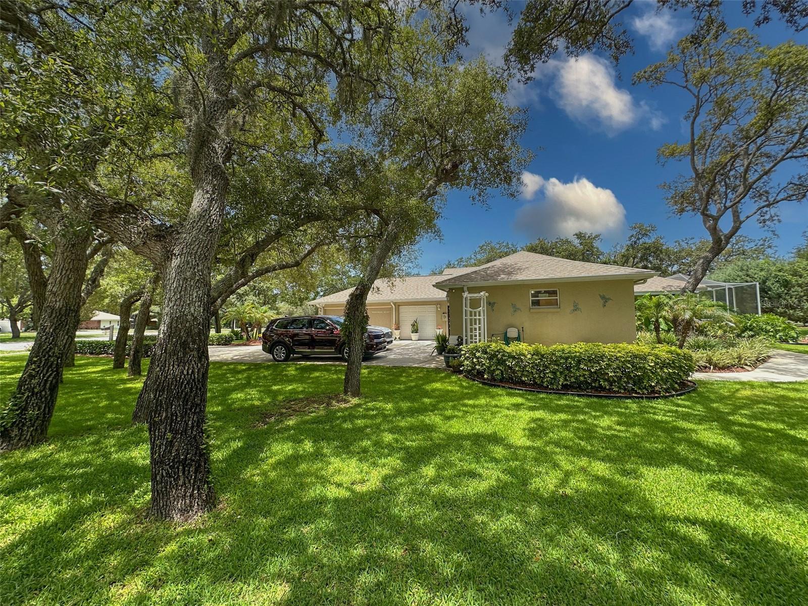 AUTUMN OAKS - Residential