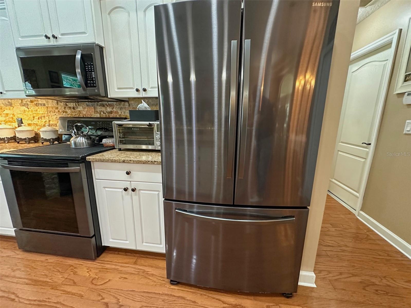 AUTUMN OAKS - Residential