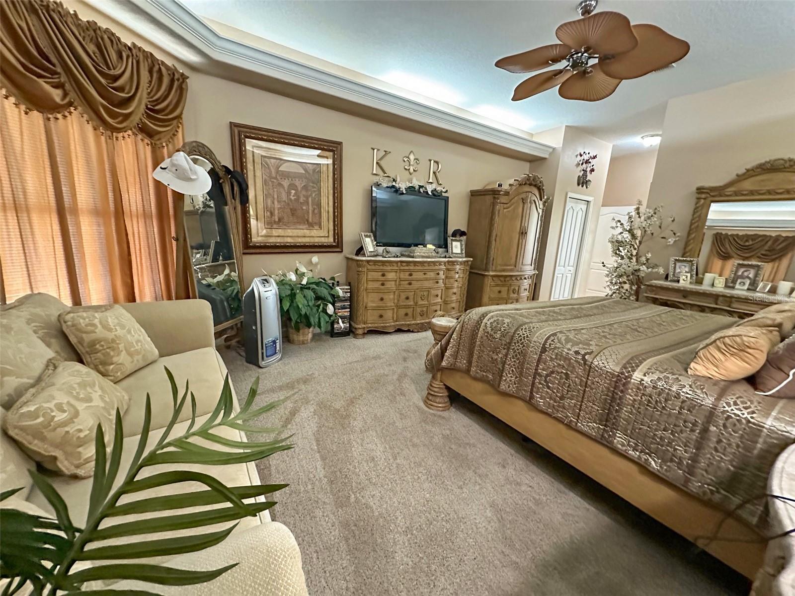 AUTUMN OAKS - Residential