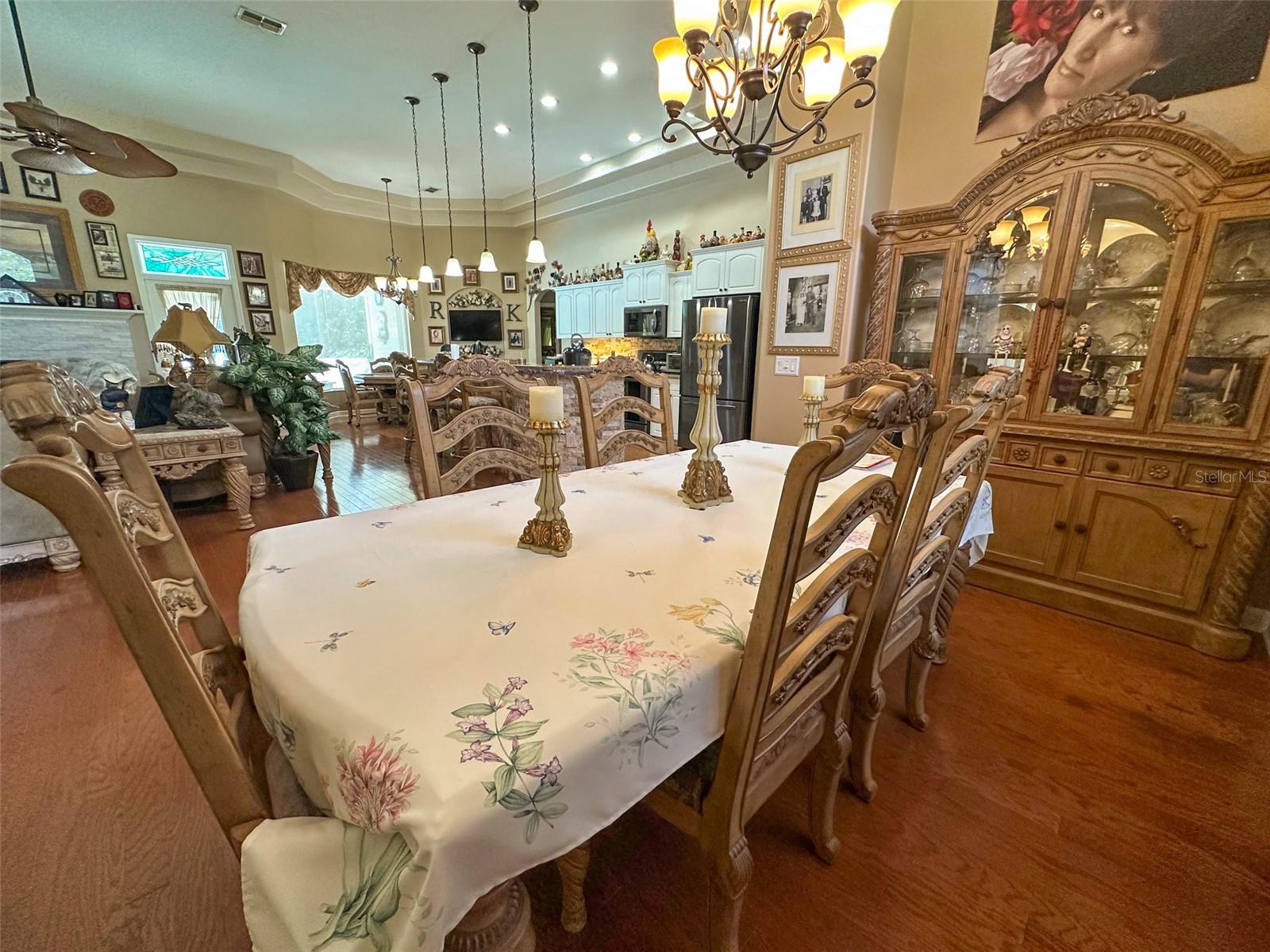 AUTUMN OAKS - Residential