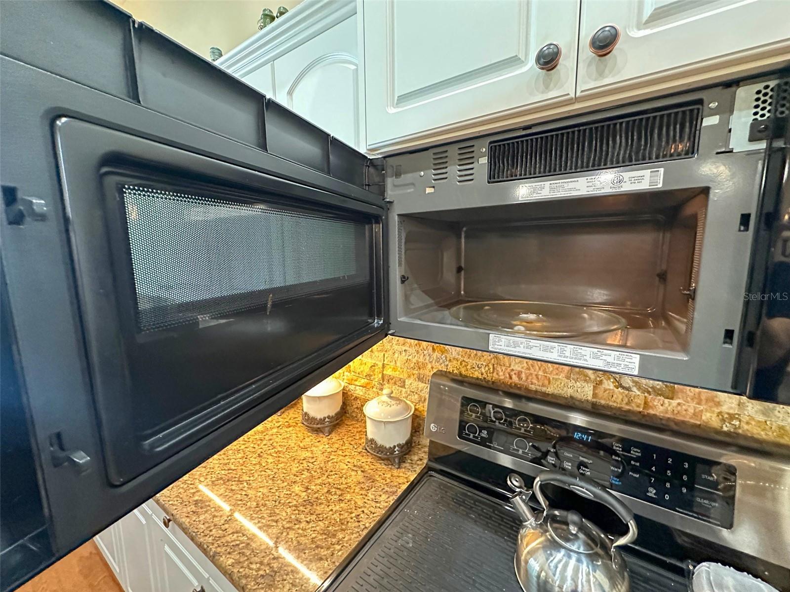 AUTUMN OAKS - Residential